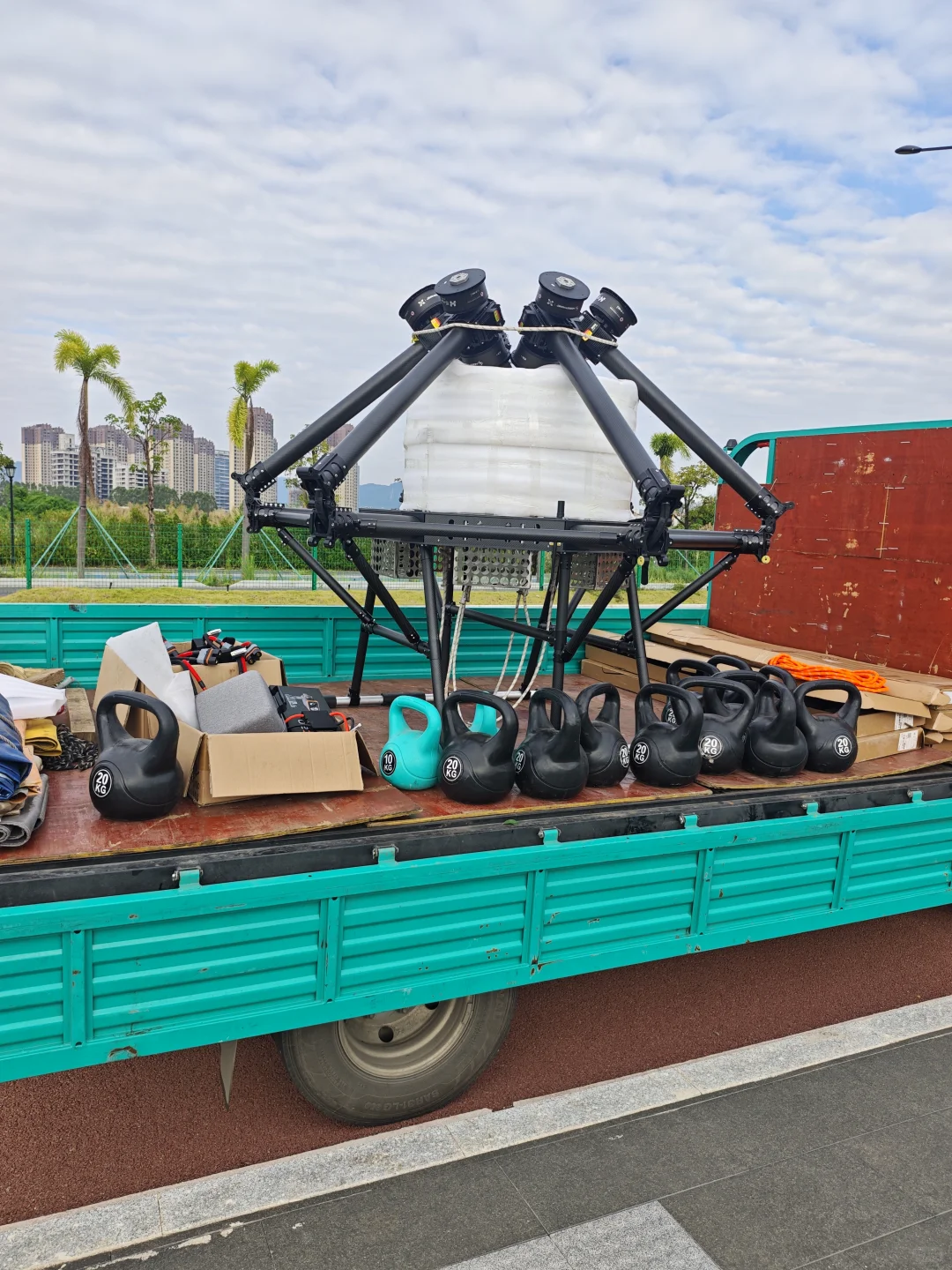 翎翼航空新款LY200型大载重无人机下线并交付