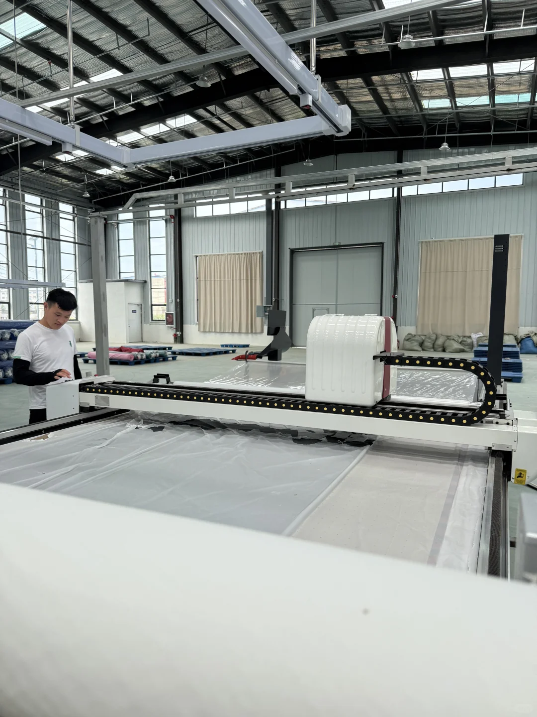 女装服装工厂｜优质服装供应链｜定制爆款