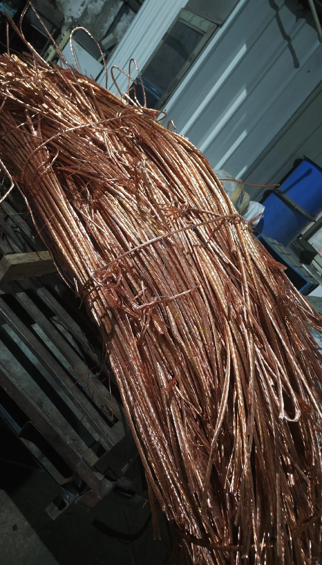 高价上门回收各类废旧金属和设备！铜铝回收