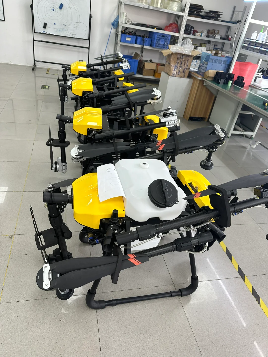 运输无人机持续出货中