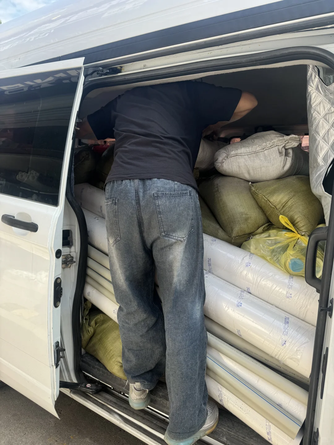 一车国标 PPR管送往工地～