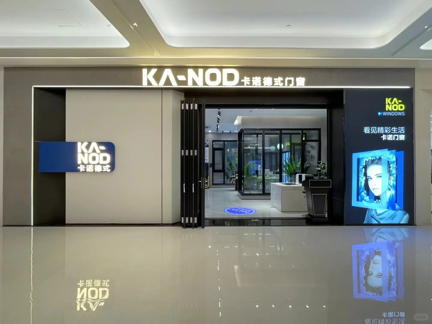 封阳台系统门窗报价多少钱一平方？