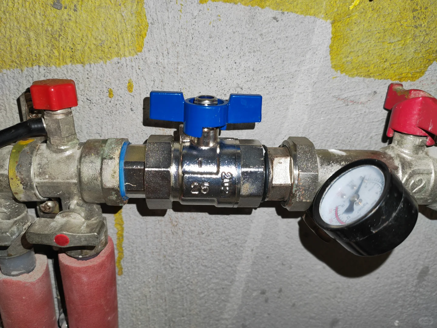 暖气温控阀自己就能换