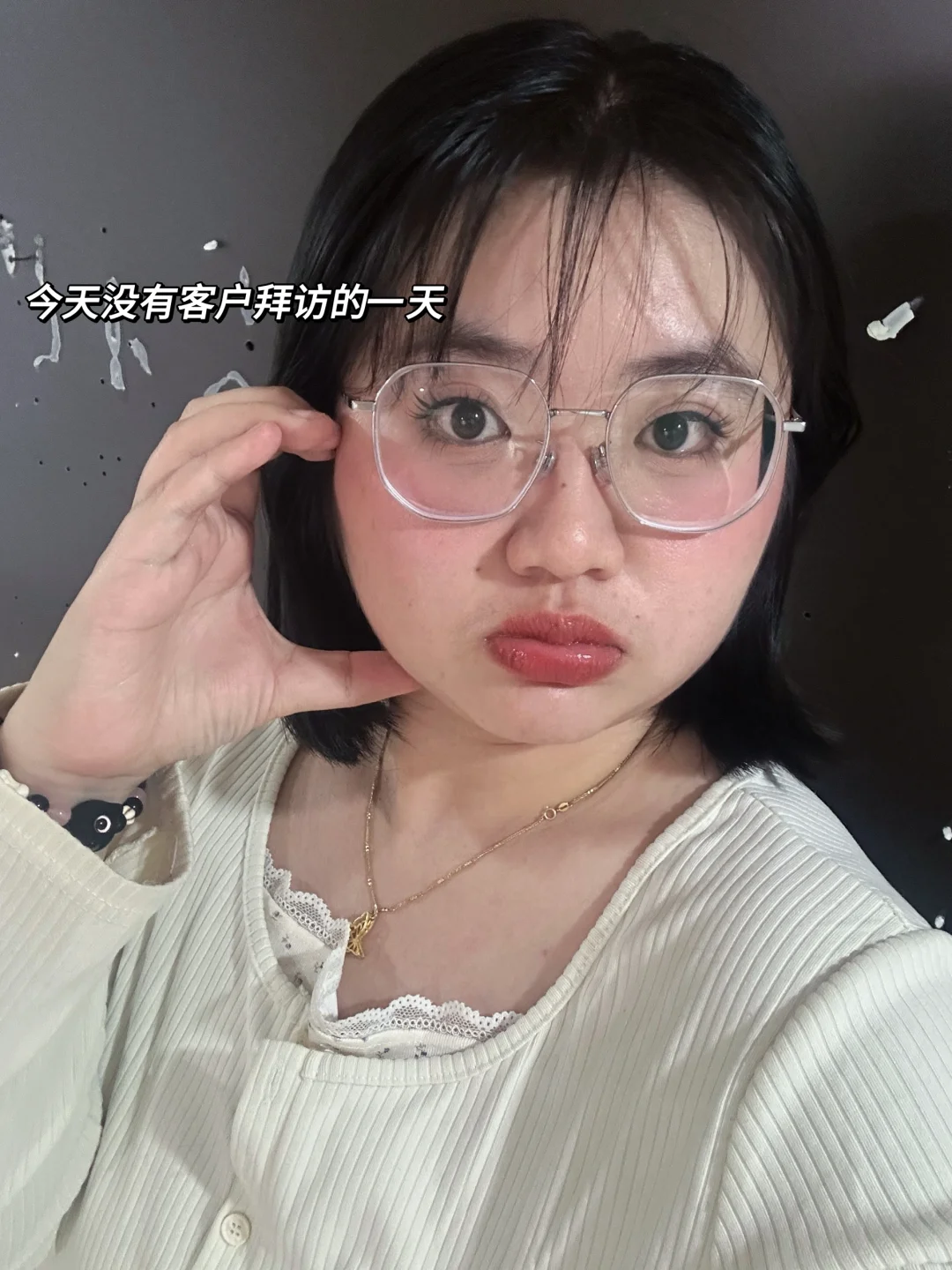 00后新人女销售跑客户的工作日常04