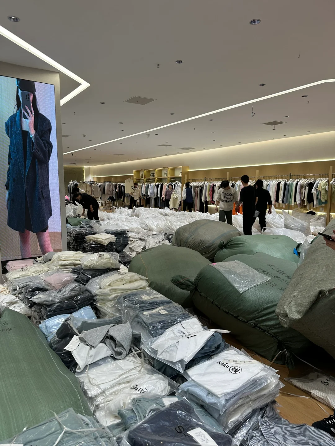 新手小白拿货去郑州二批还是广州一批❓