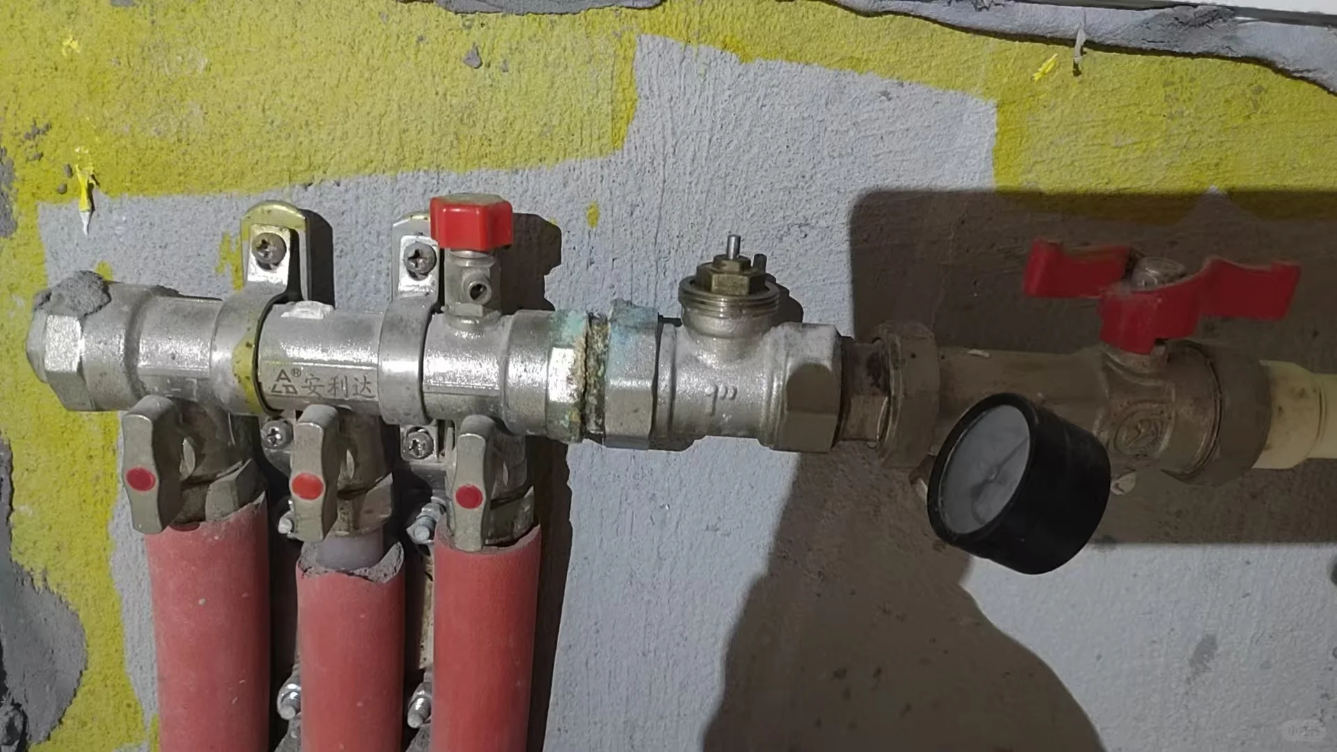 暖气温控阀自己就能换