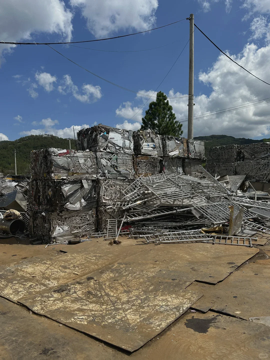 废品回收赚钱内幕大揭秘！你也能开上奔驰
