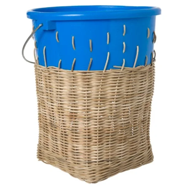 合体合到一半…