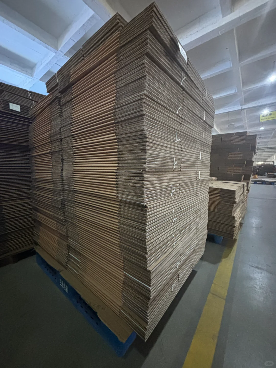 瓦楞纸箱在环保方面有哪些具体优势？