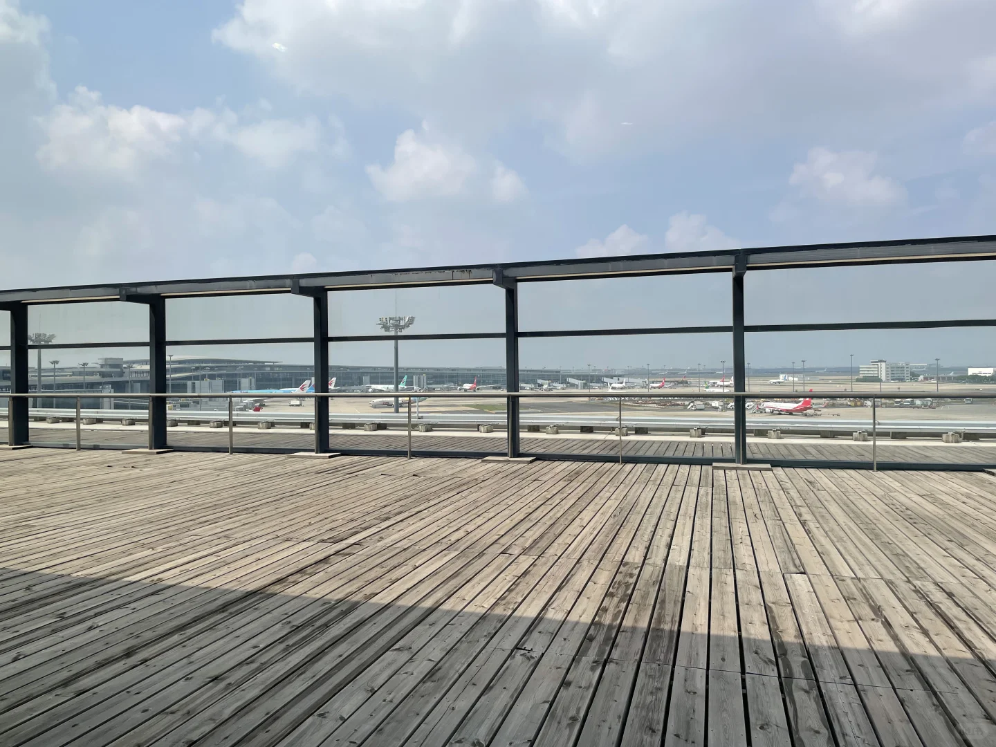 浦东T2卫星厅的大阳台