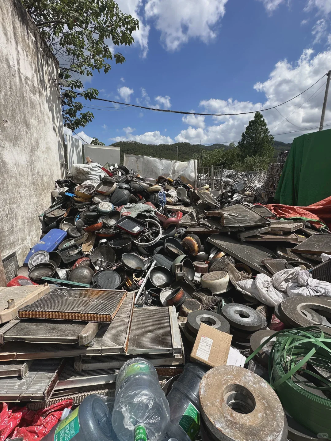 废品回收赚钱内幕大揭秘！你也能开上奔驰