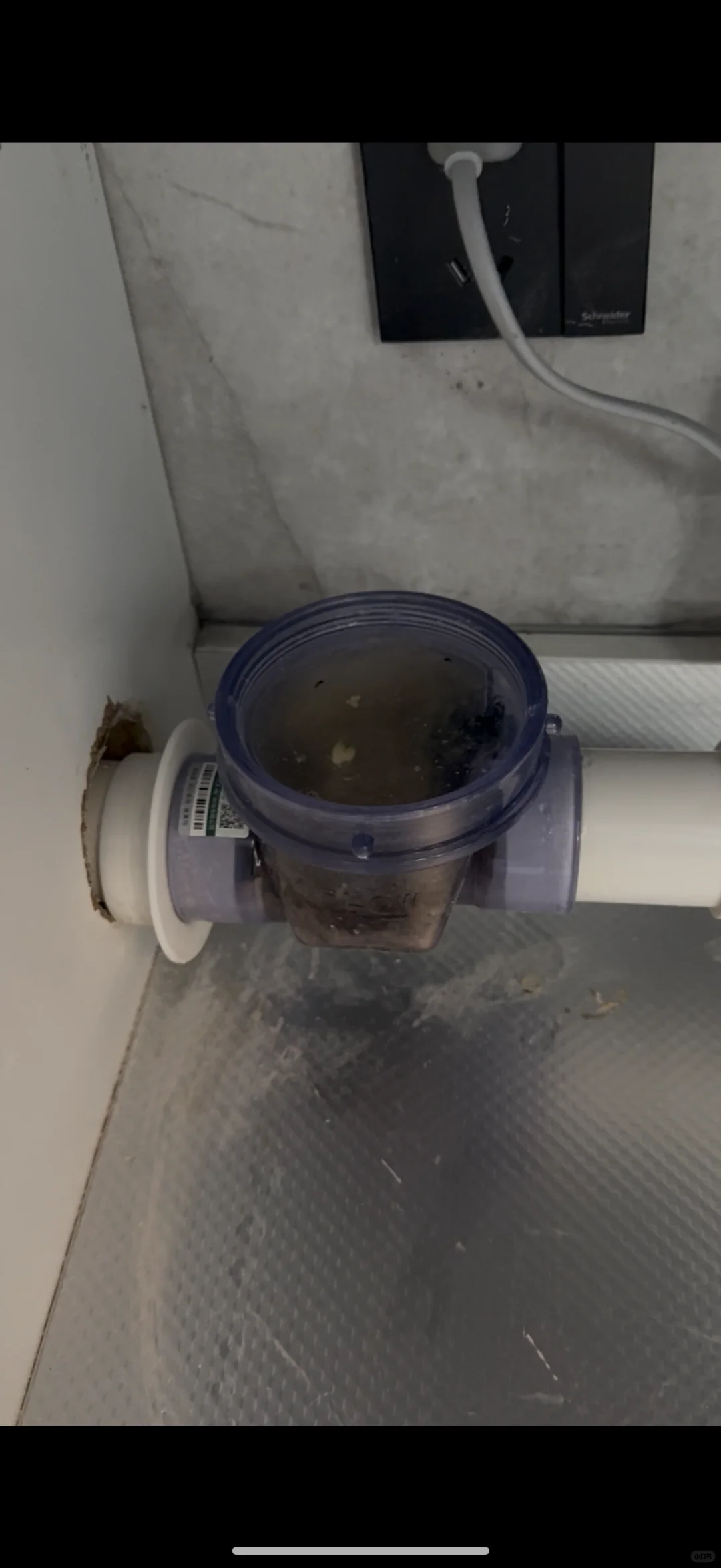 南京二楼厨房反水溢流管立功啦