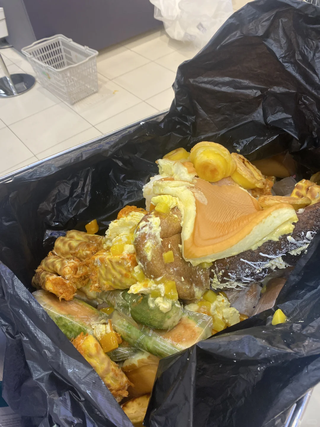 多次听说，第一次亲眼目睹，确实浪费可惜