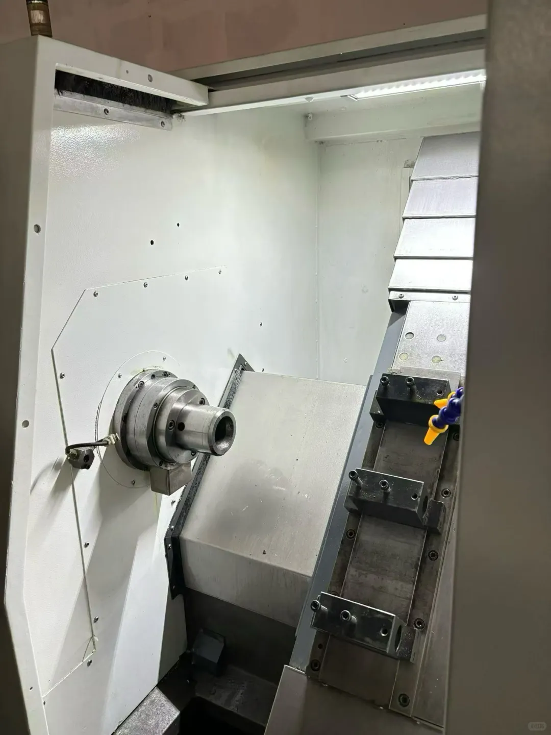 仓库刚到同款4台永博XPD35排刀机，液压筒夹