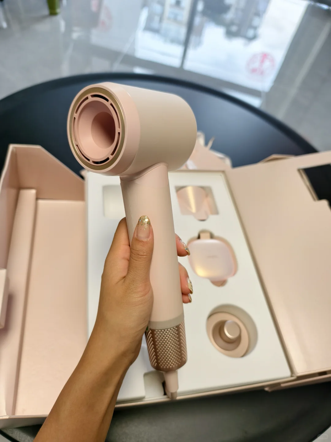 新家100个快递|必备的高颜值实用主义吹风机