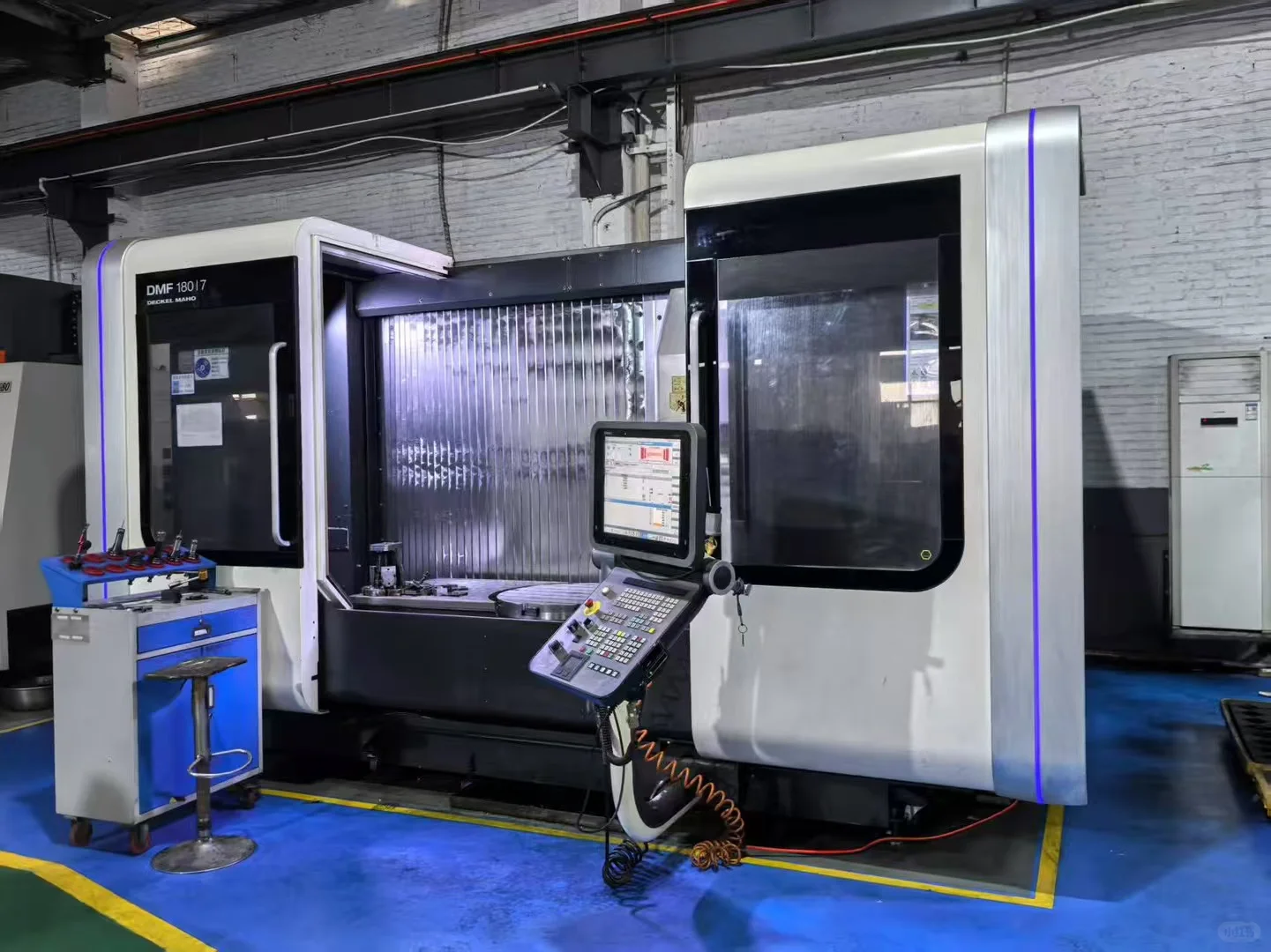 德马吉动柱五轴联动加工中心 DMF 180