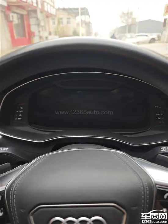 奥迪A6L仪表盘黑屏