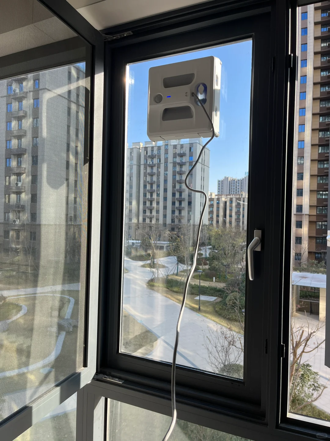 关于我买了个擦窗机器人,邻居都来找我租…