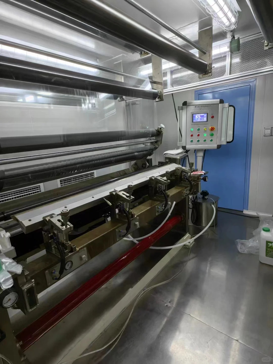 膜太极先进的涂布生产线