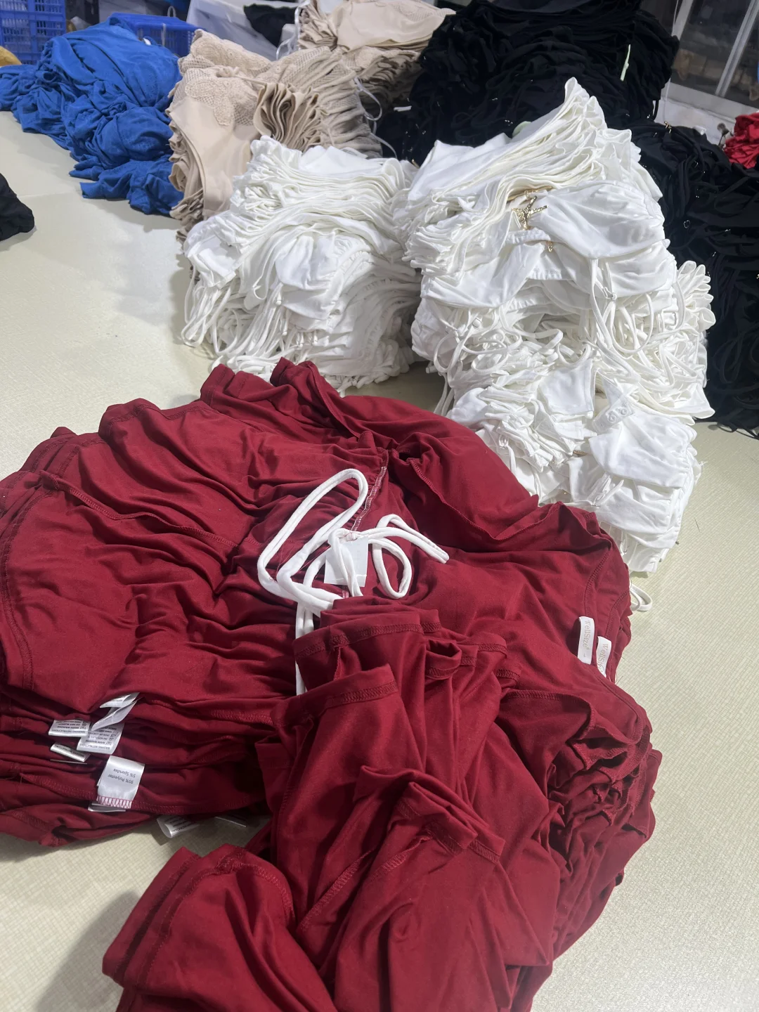 这是一家可1件打样，小批量定制的服装工厂