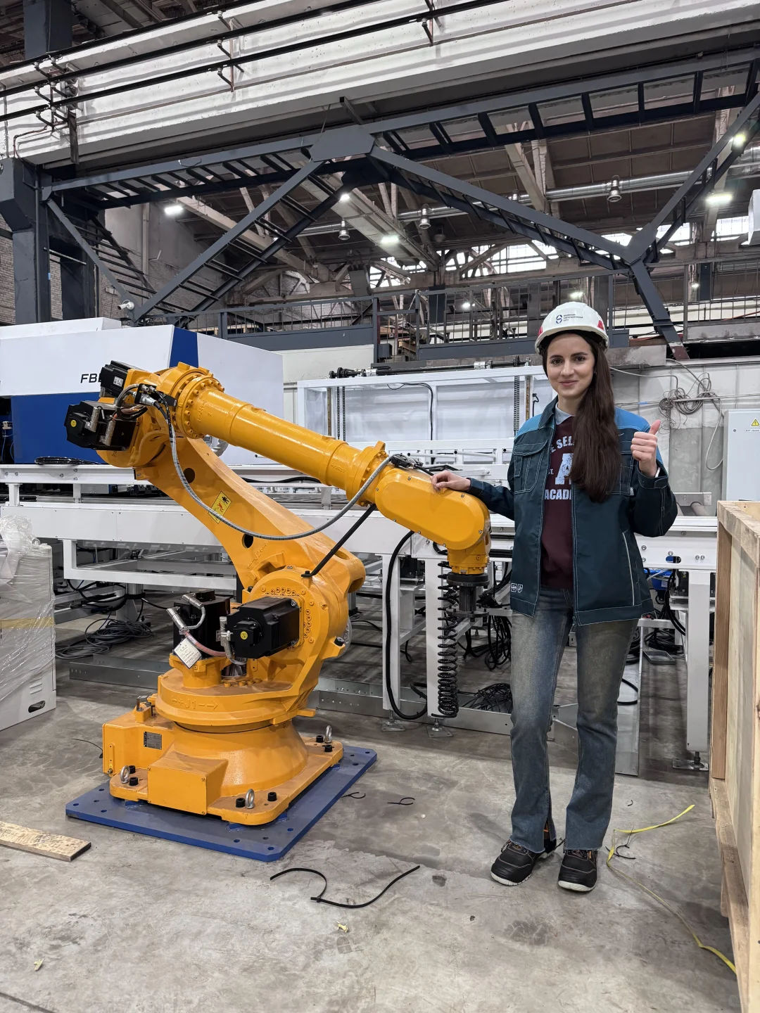 折边机调试中…?️江苏亚威机床 ??