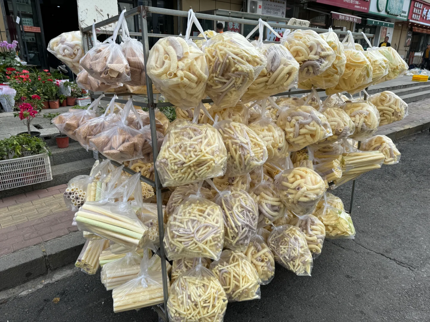 批发各类脆香酥爆米花粗粮膨化食品