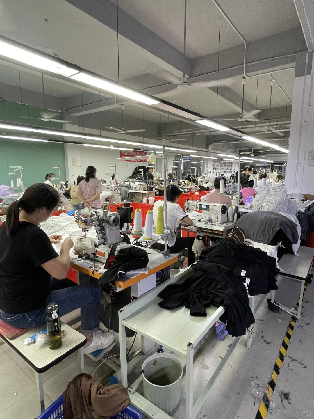 服装源头工厂?无中间商，支持定制+小批量拿