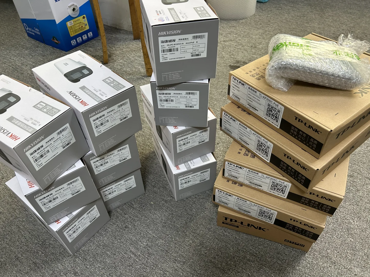 武汉15年安防专家,专注监控摄像头+弱电组网