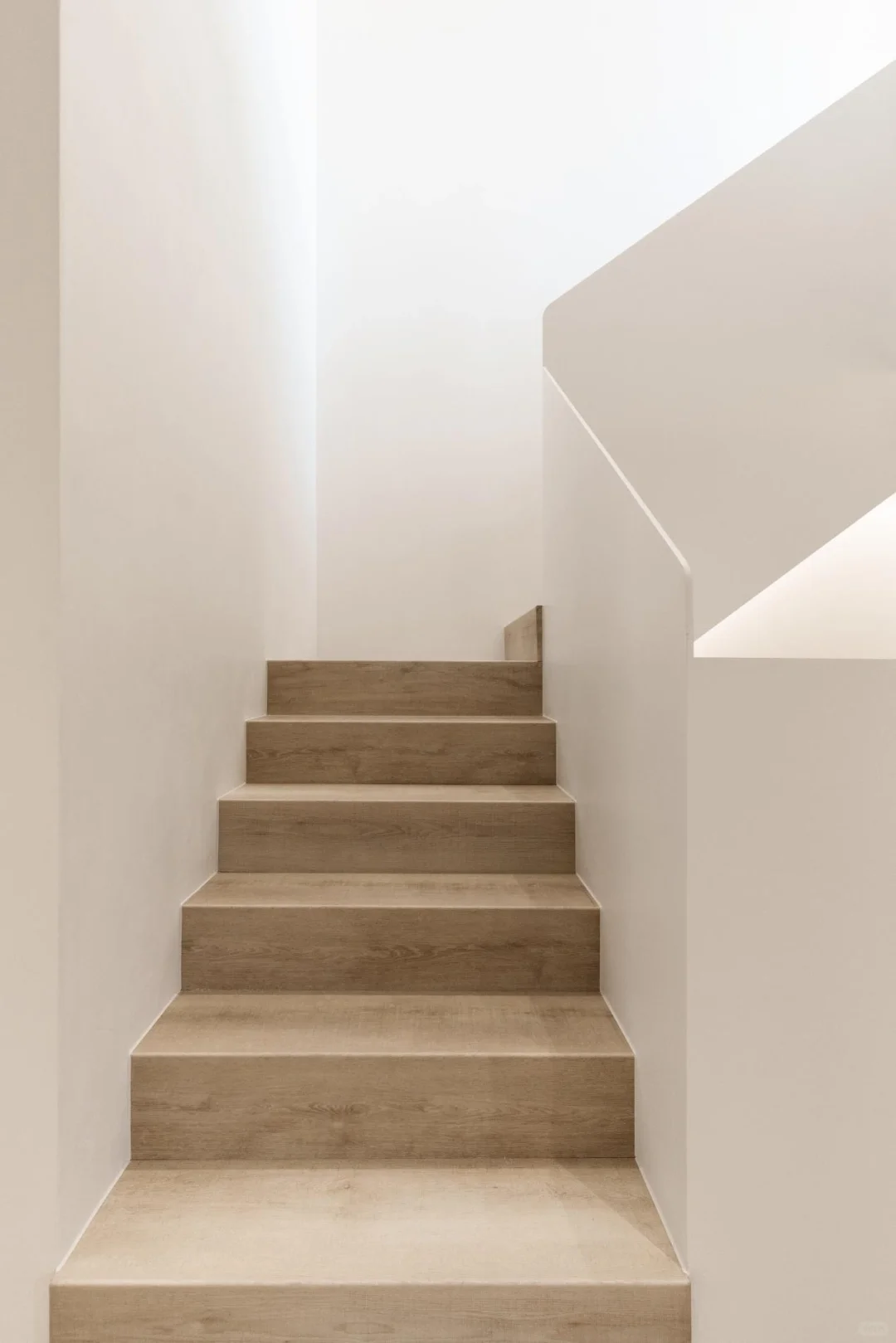 乐迈石晶三大生产基地！供应链稳了?