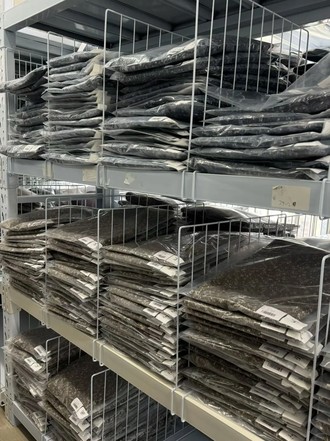 敢把1300平仓库备满货！估计只有我们了！