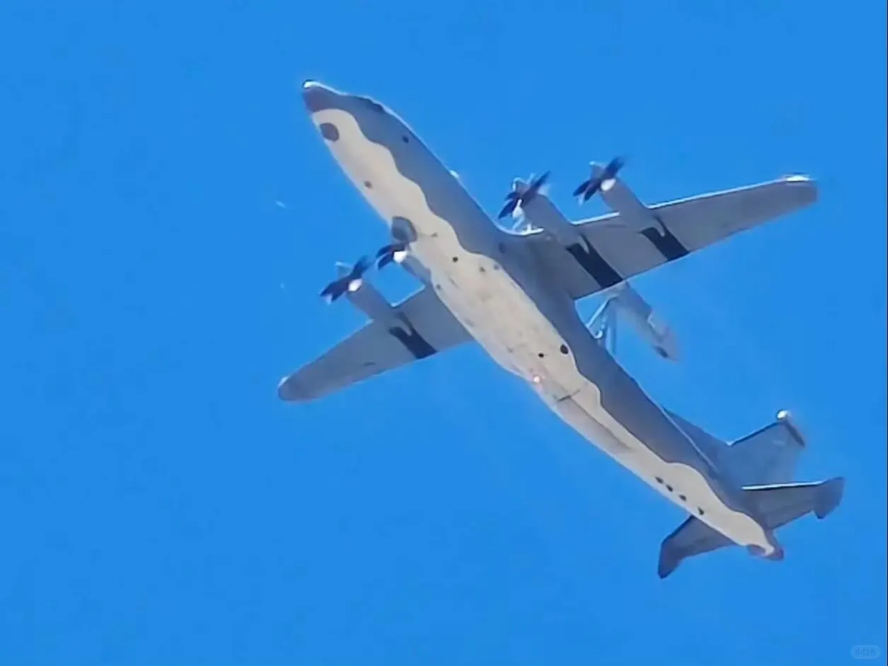 神秘的电子战飞机