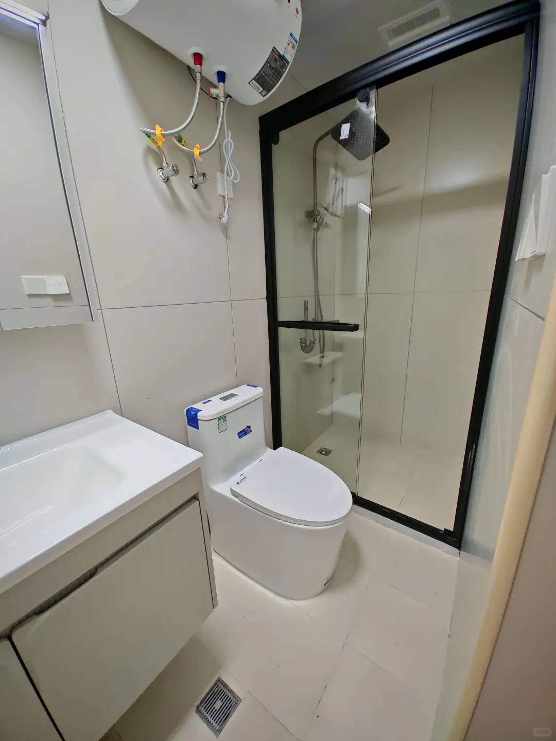 浦东13号线张江路，一室户2280，刚搬走||||