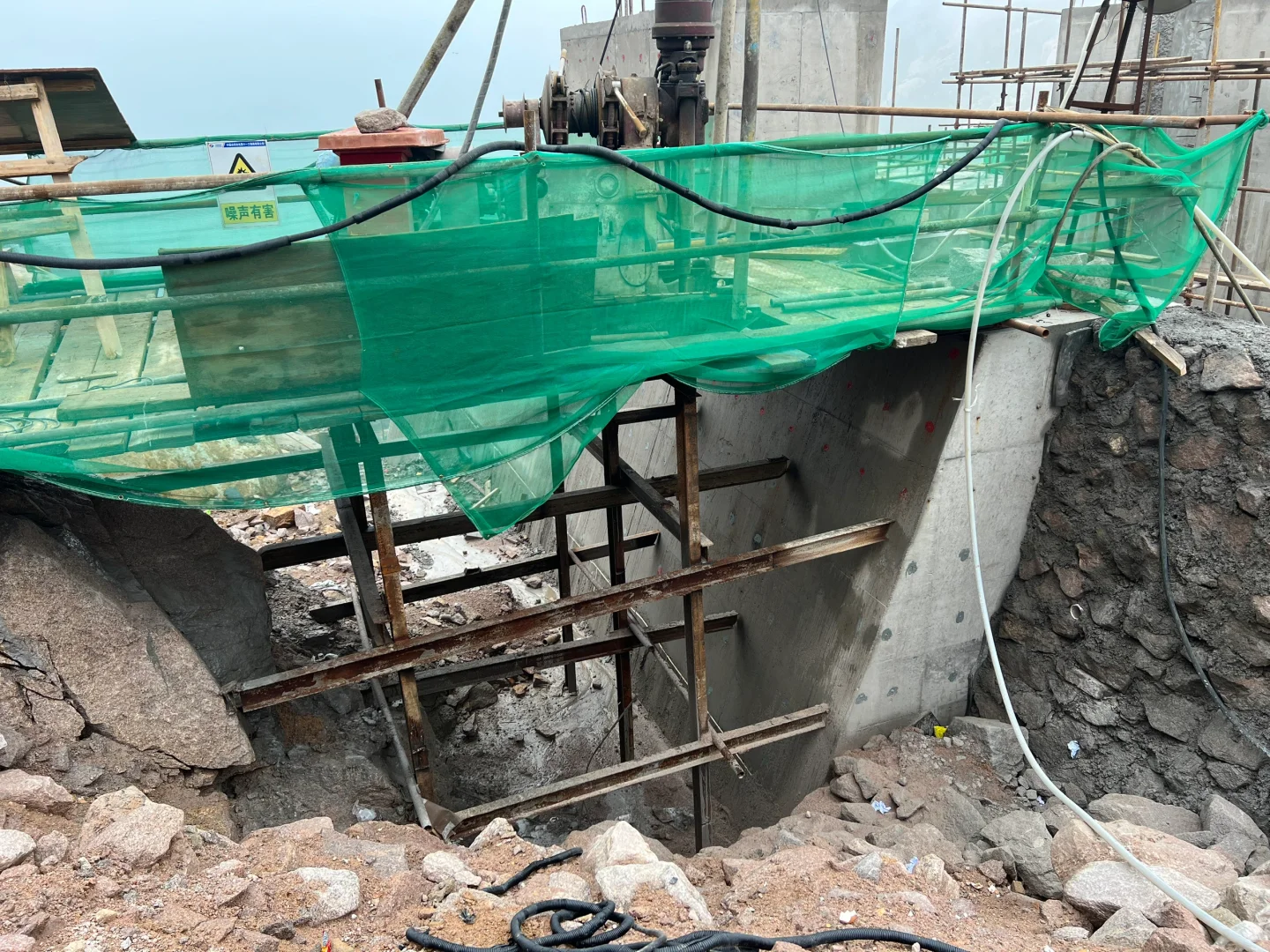 泉心河水库改扩建进行中……