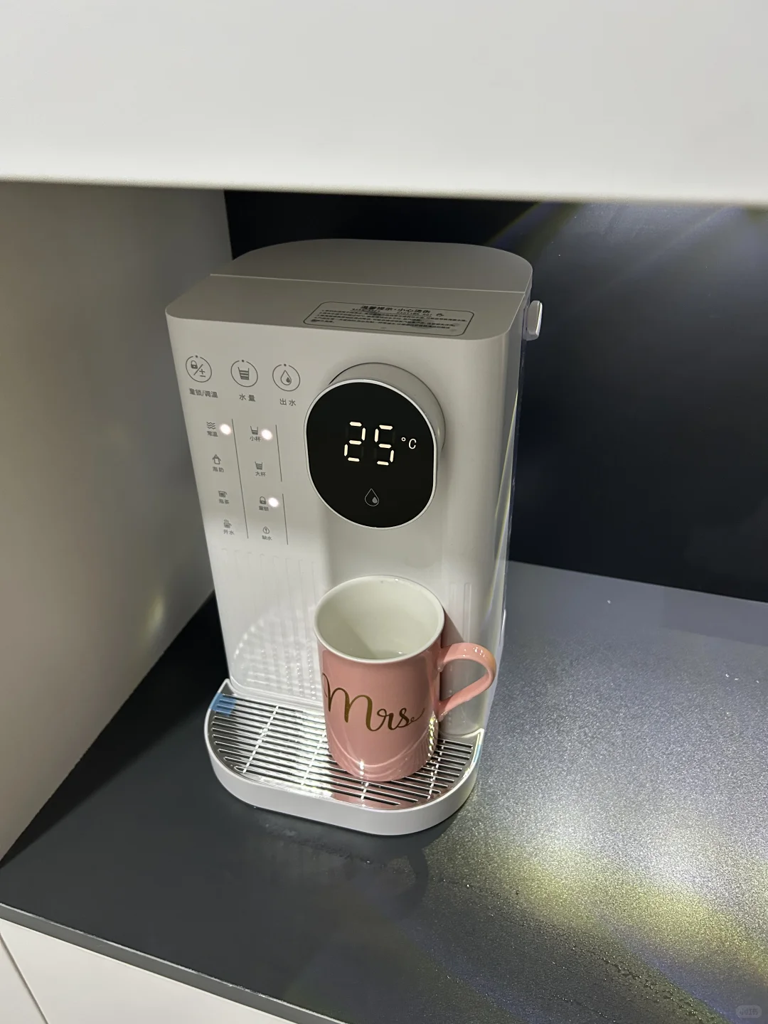 欢迎餐边柜的新成员（100+的饮水机）