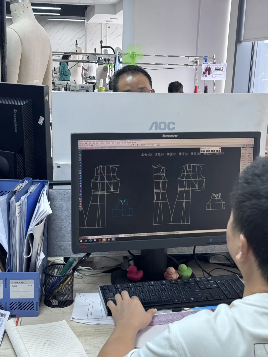 在广州的一家大型服装设计公司