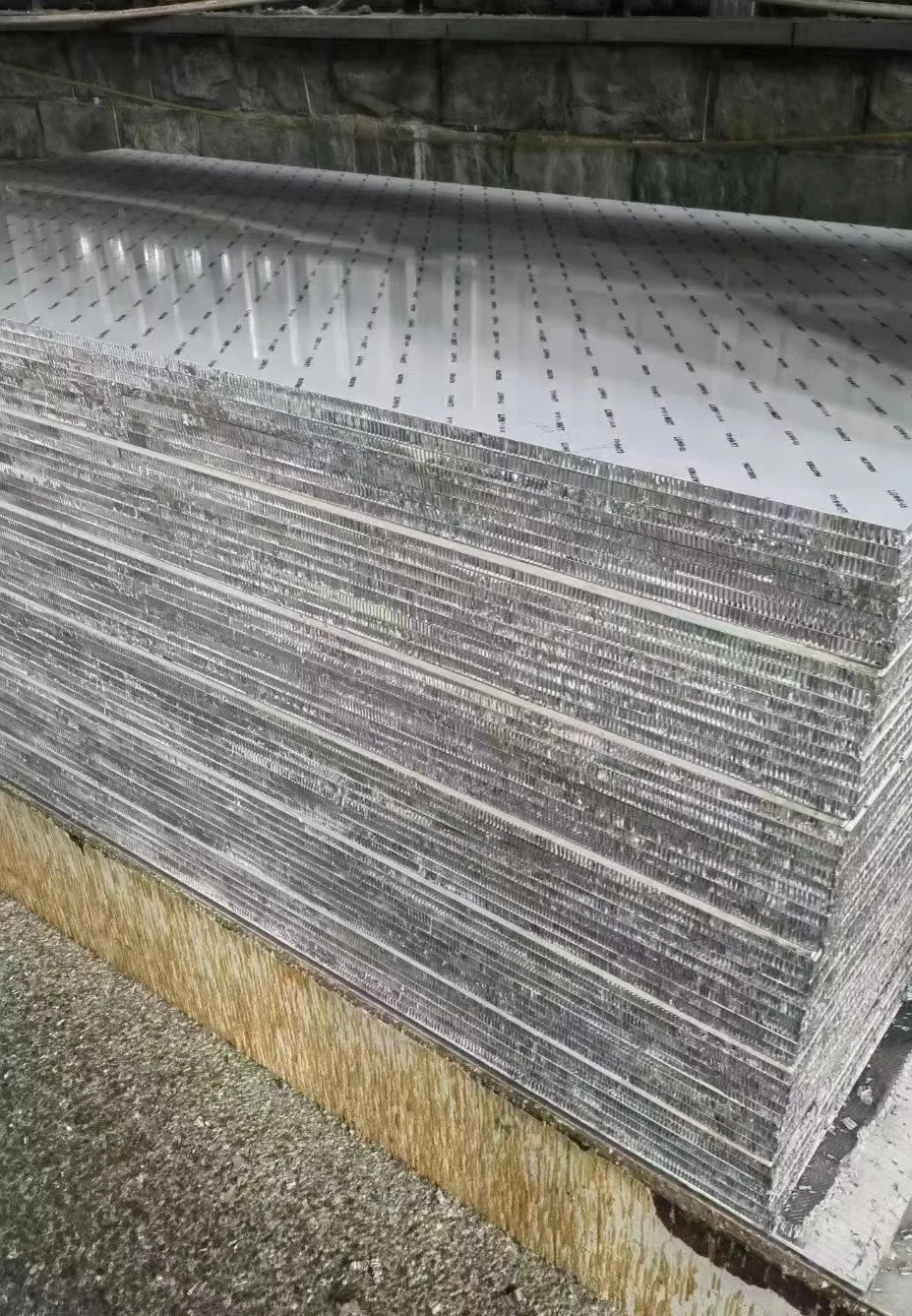 西北最大的蜂窝板工厂