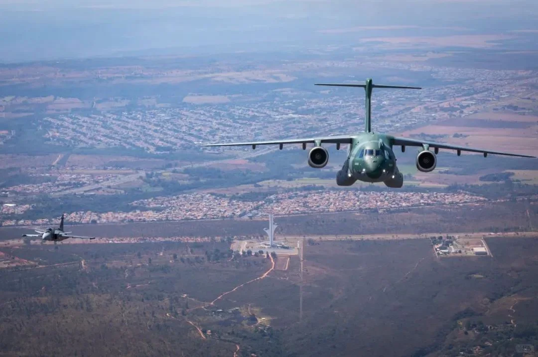 巴航工业公司的C-390千中型双发运输机