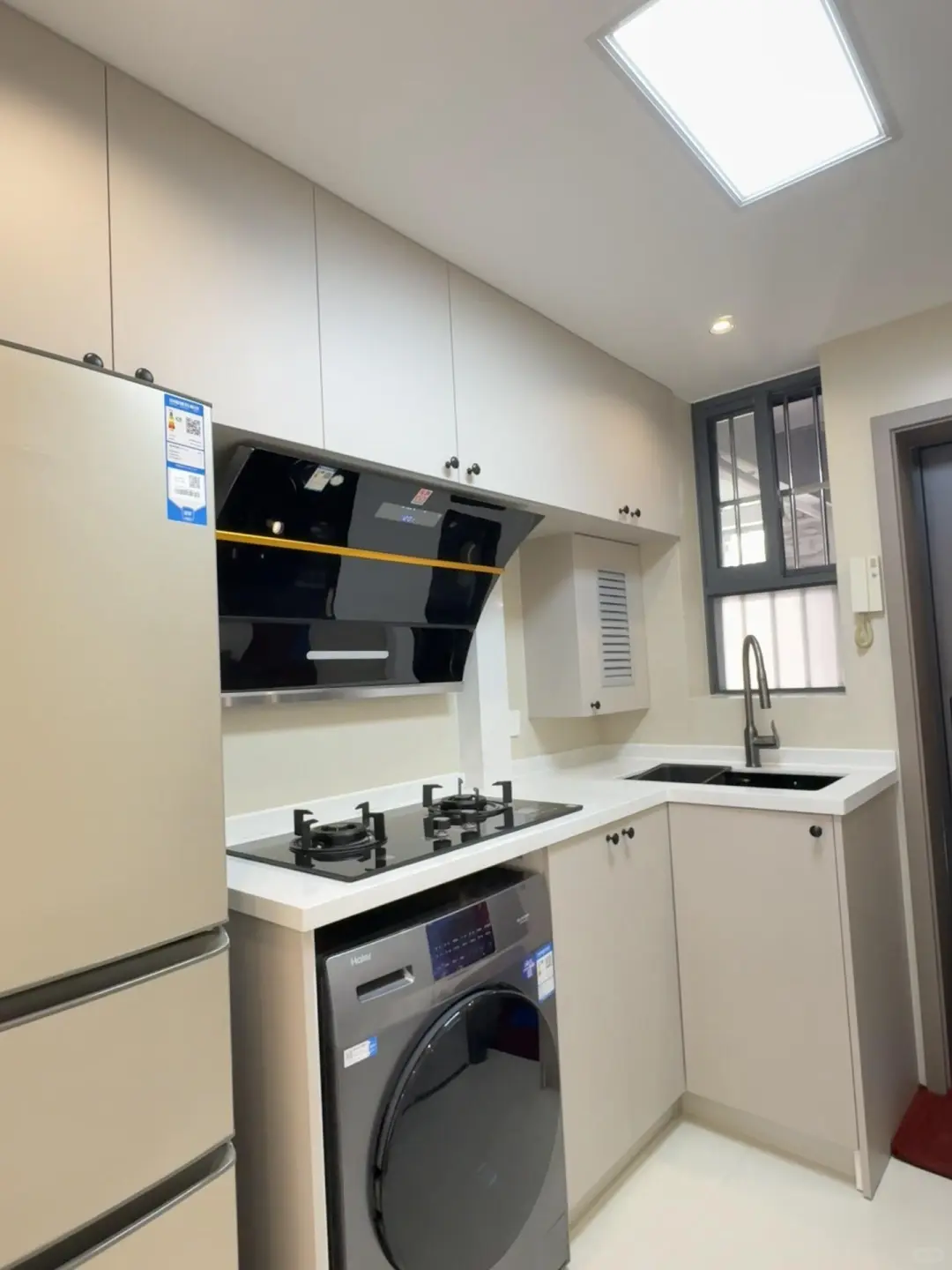 浦东13号线张江路，川杨新苑出租一室户