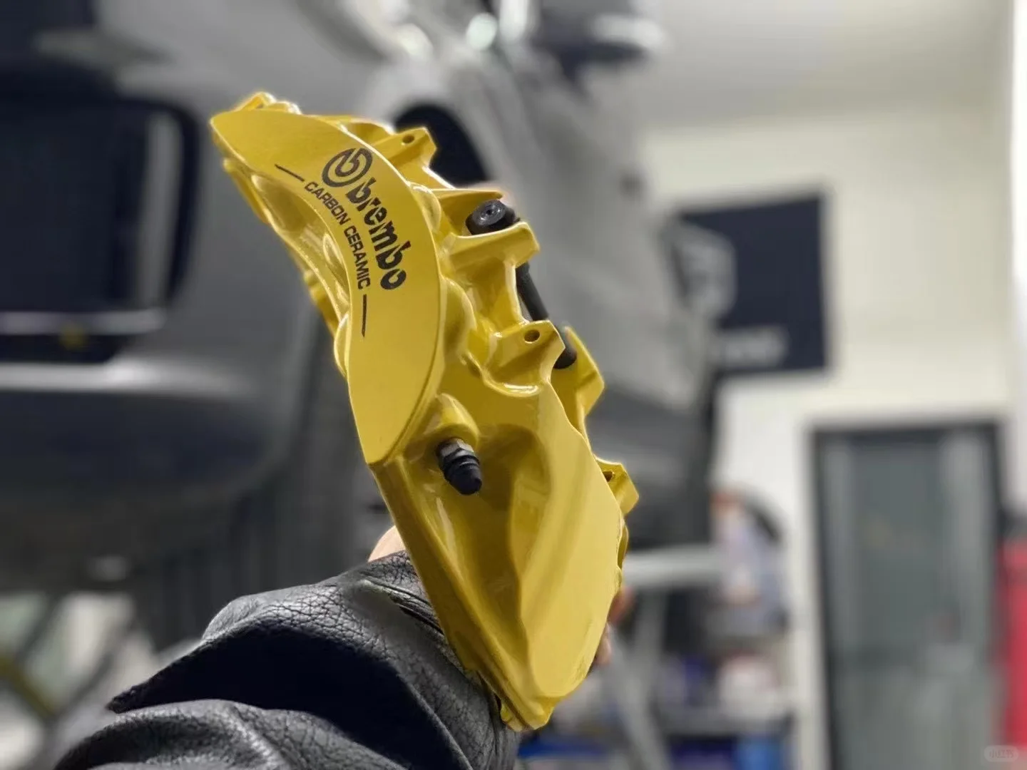 布雷博独家中国授权总代理推出首款采用100%