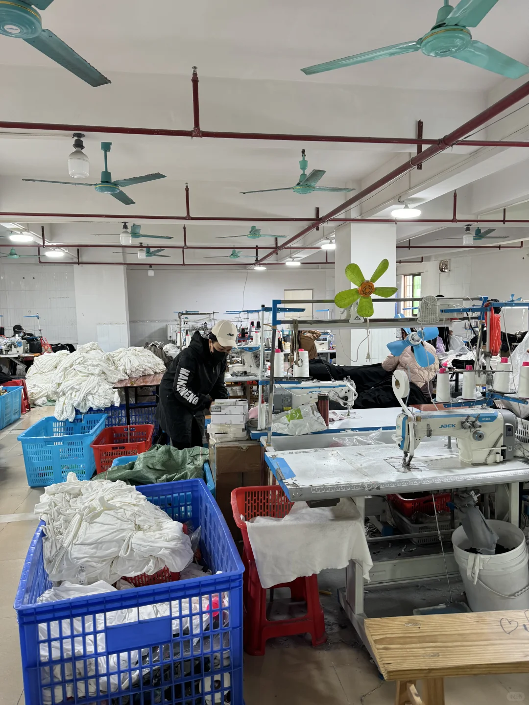 服装加工厂,可打版制作包装,一体式服务!