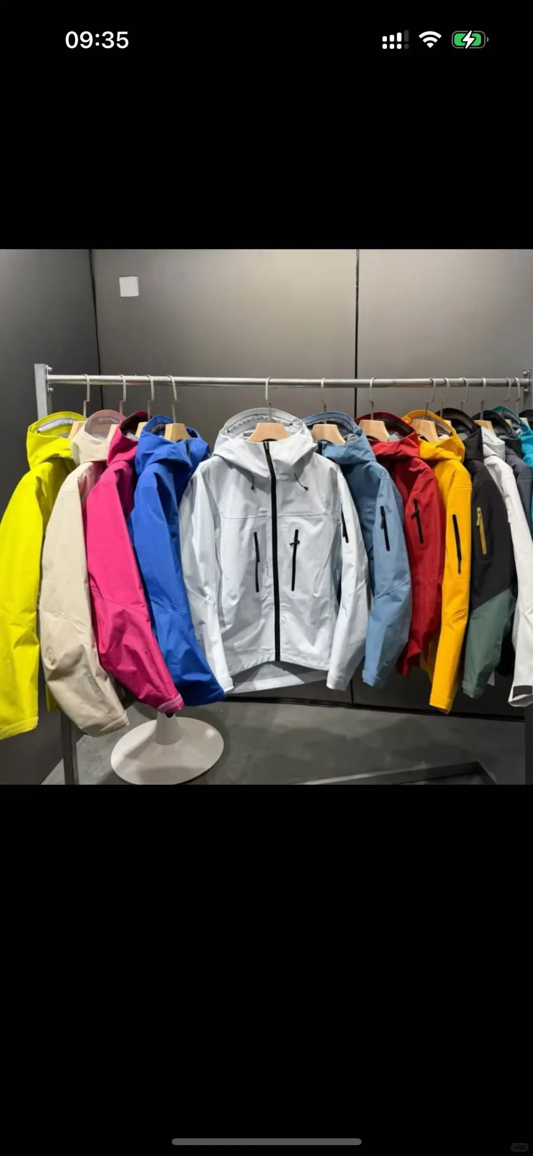 冲锋衣、羽绒服、外套、工作服、