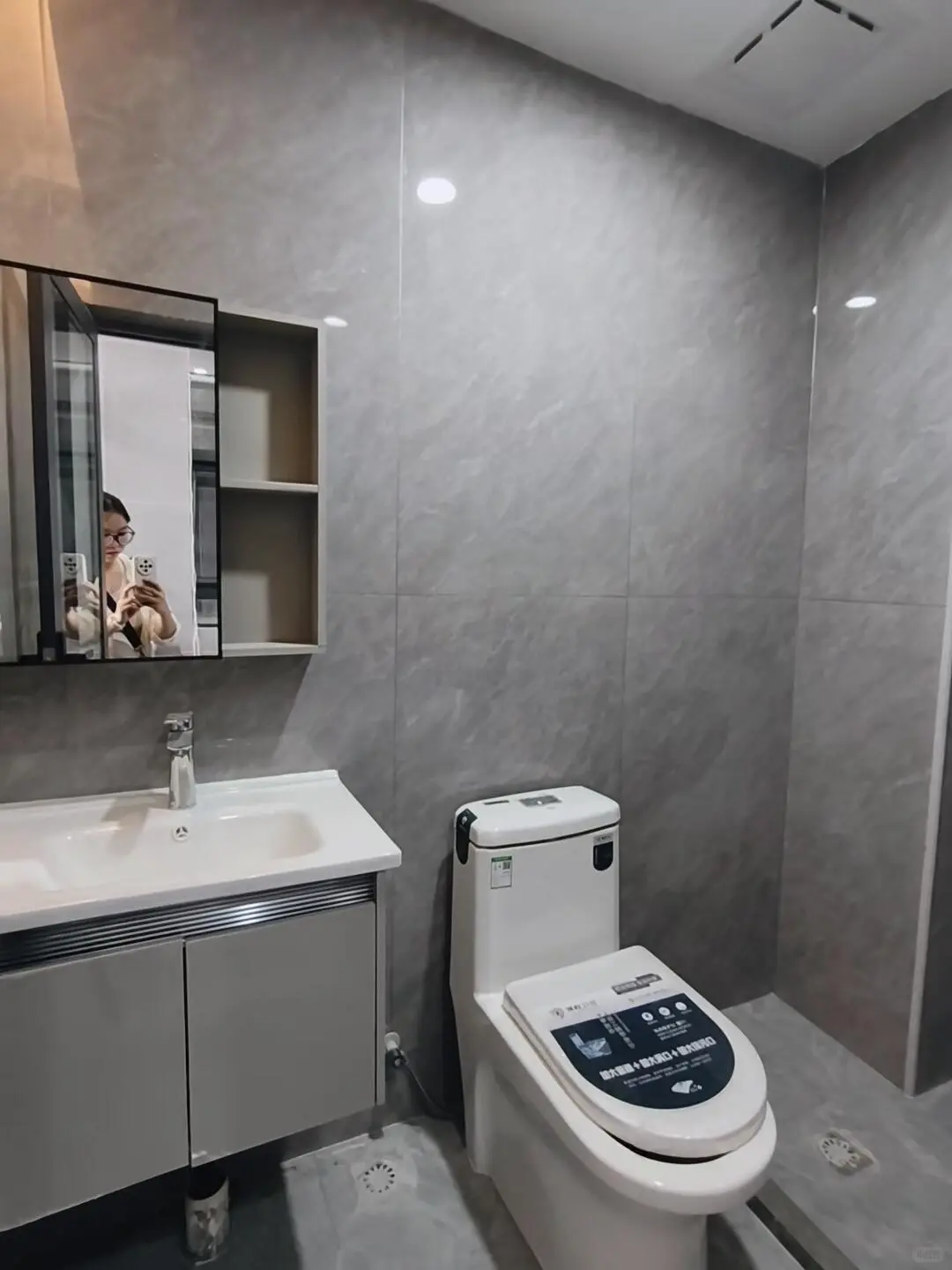 2号线张江路 广兰路 出租一室户2700||