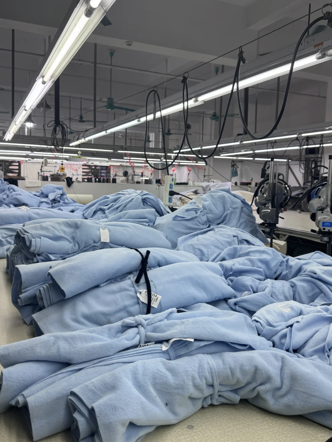 给大牌代工的厂，自己做定制是什么水平？