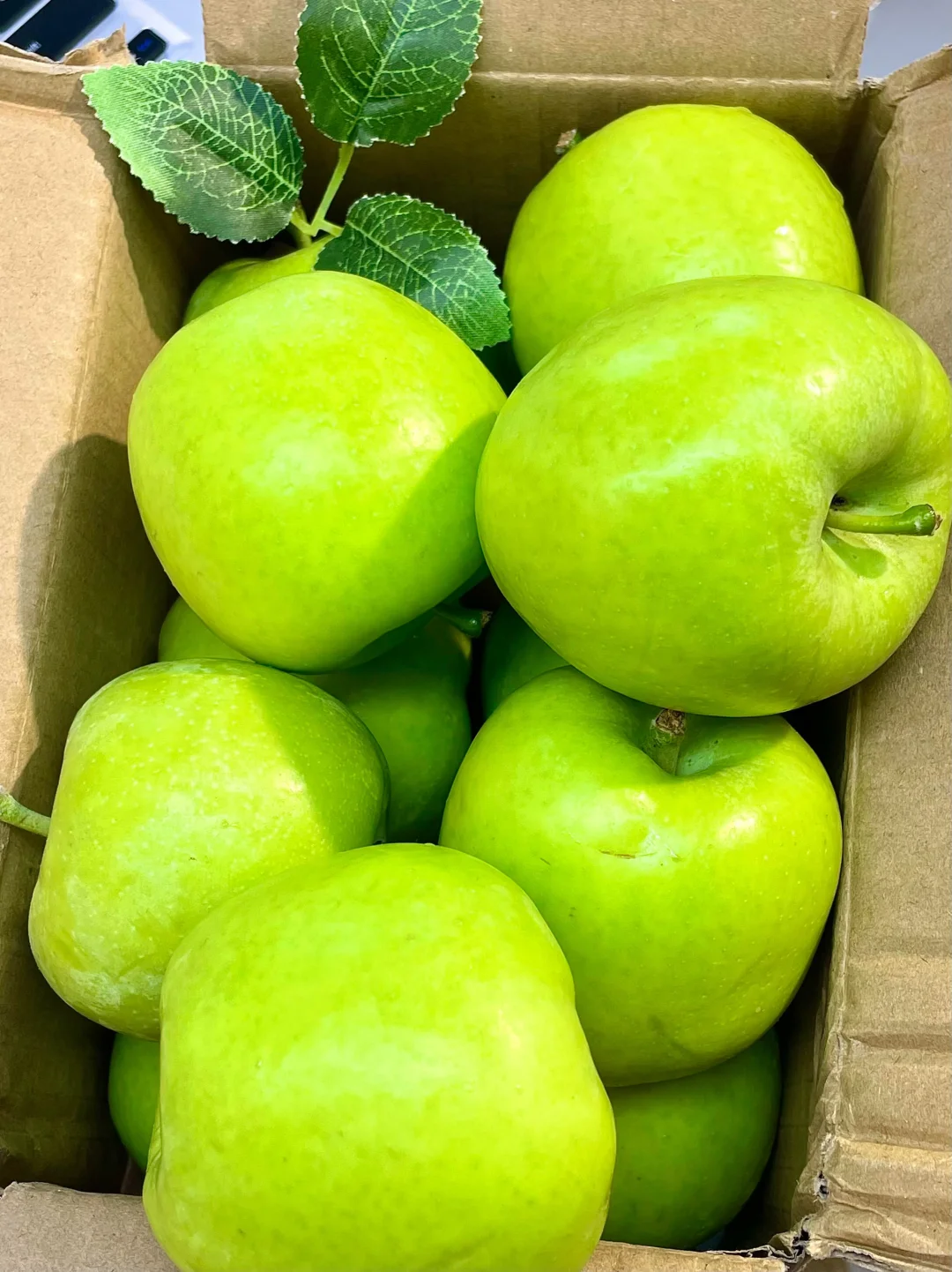 个位数，发一箱青苹果，酸甜脆爽