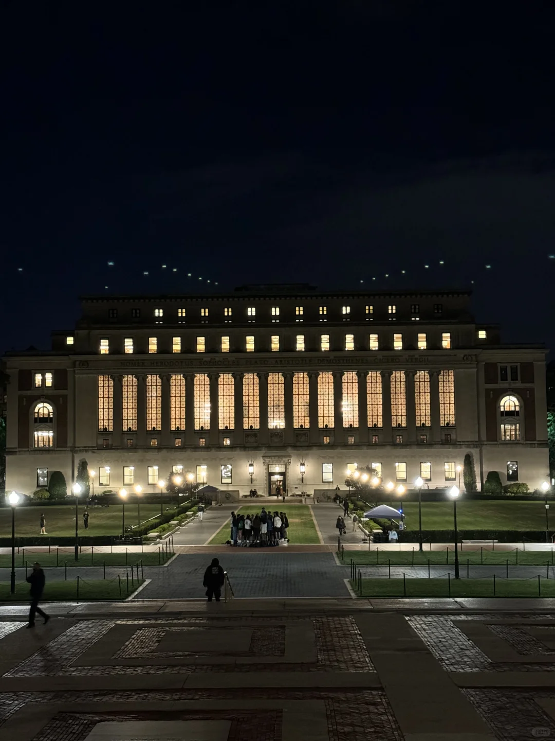 哥大晚上10:45的图书馆