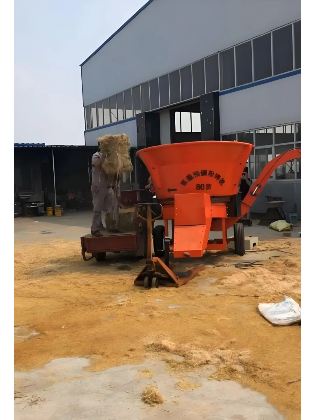 养牛人如何正确选择适合自己牛场的TMR？