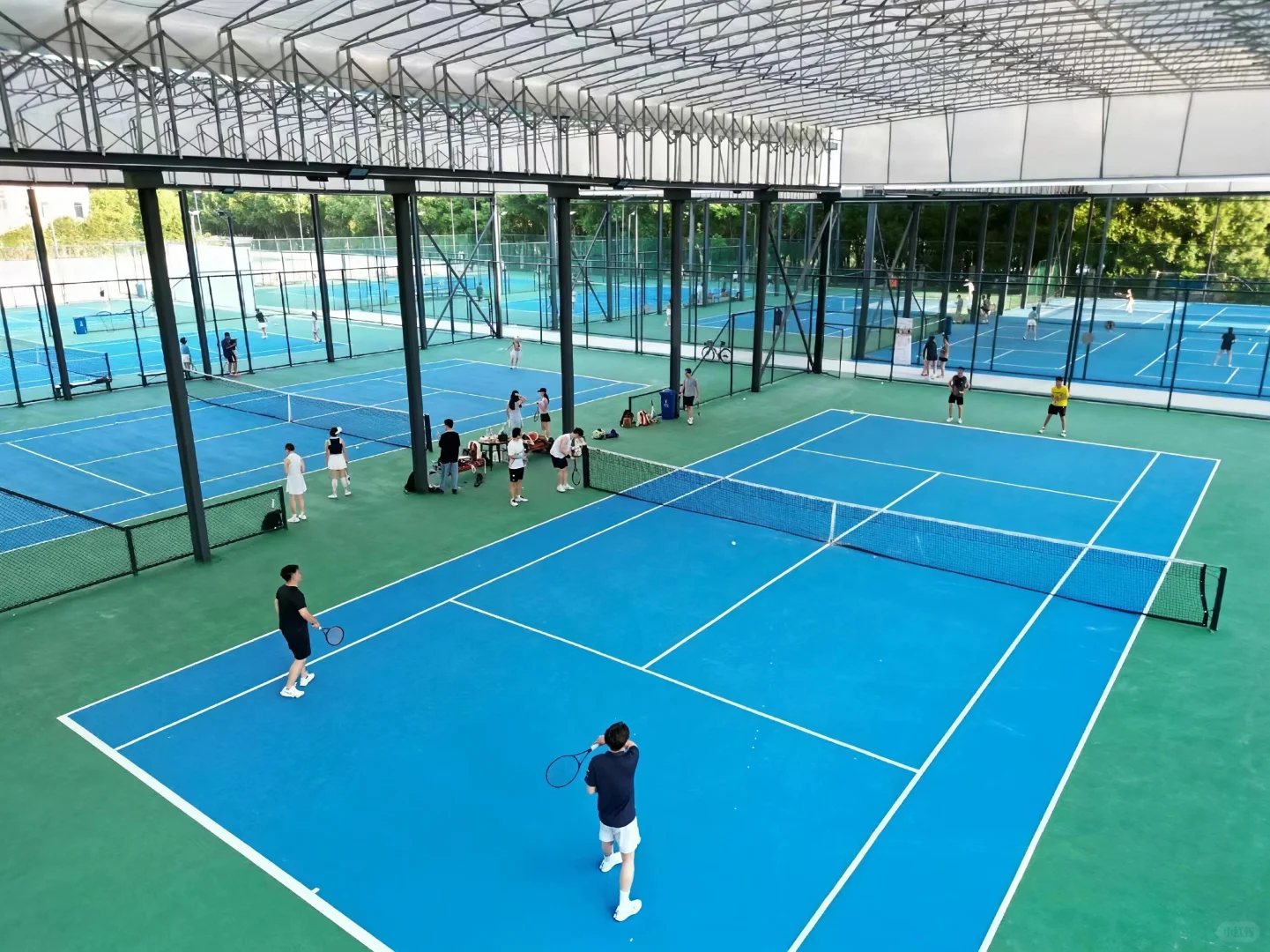 球场雨棚轨道雨棚电动伸缩雨蓬活动雨篷帐篷