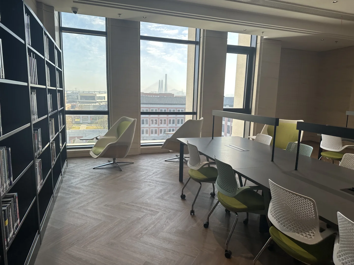 东方理工大学雅戈尔图书馆开放啦！