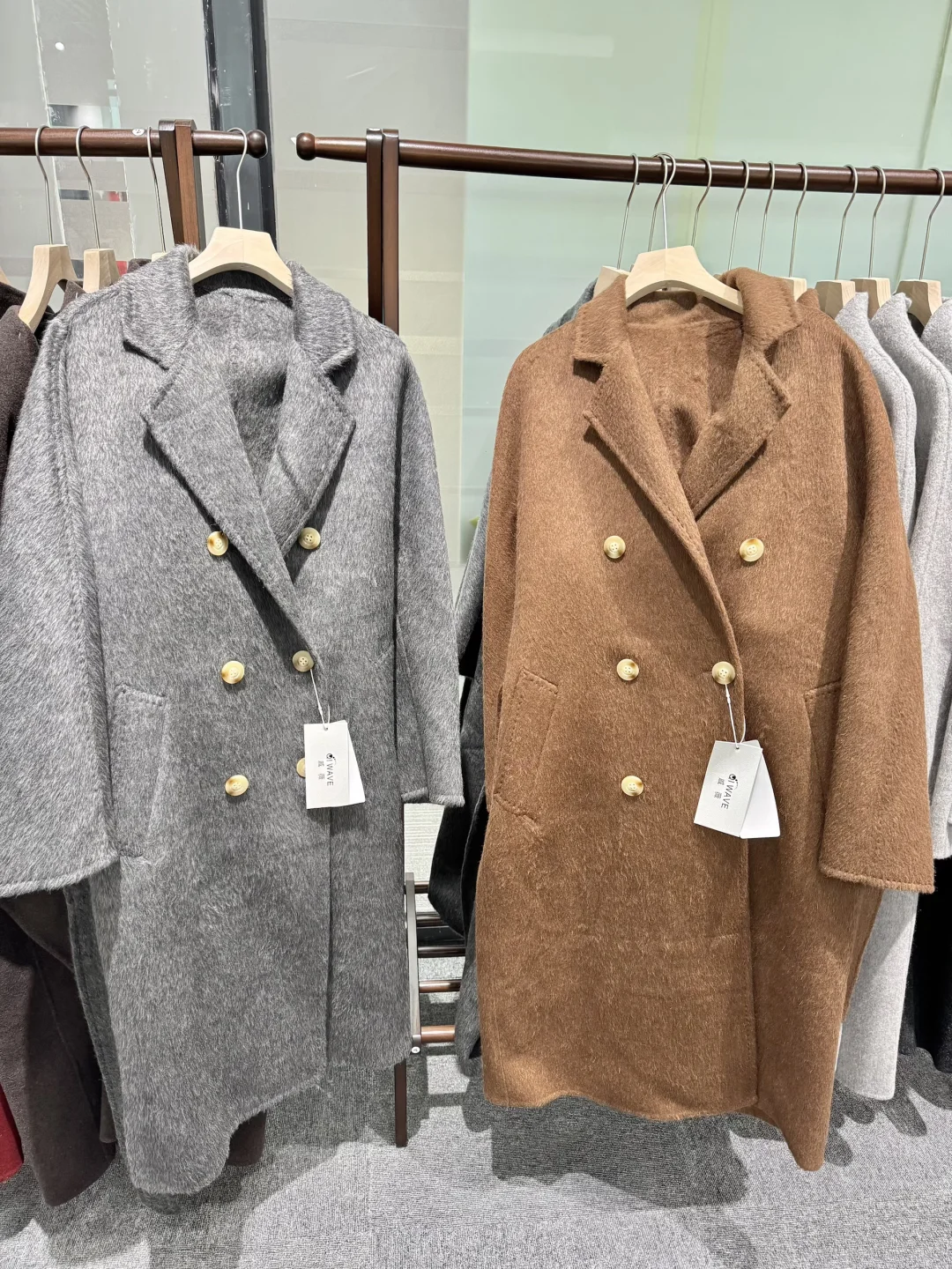 北京2000㎡的服装工厂！衣服均价80太牛了。。