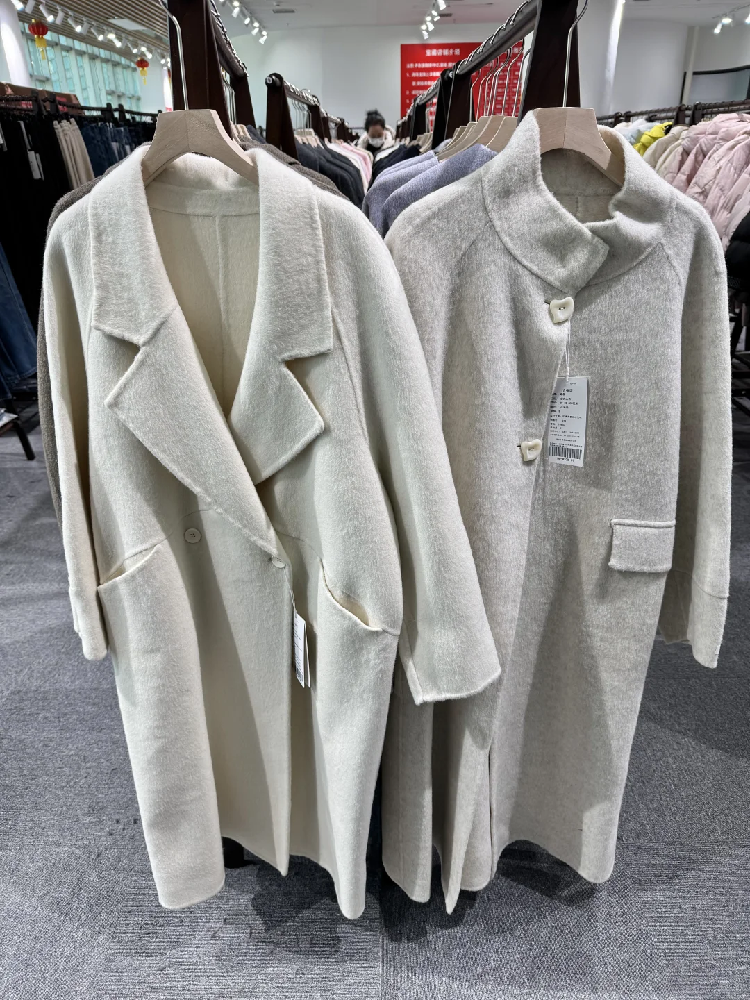 北京2000㎡的服装工厂！衣服均价80太牛了。。